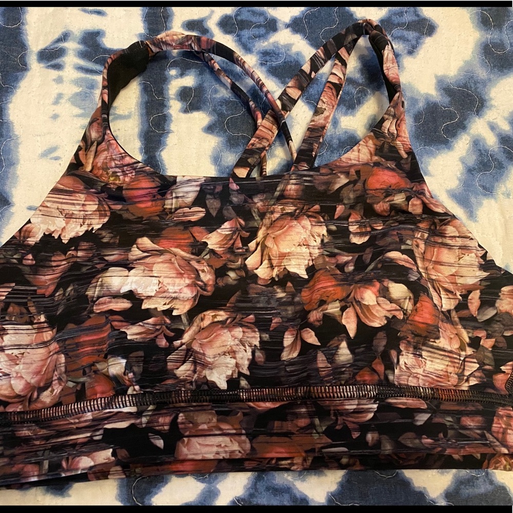 Lululemon bra size 4